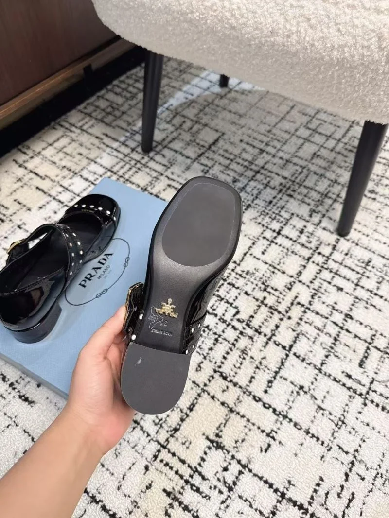 Prada Low Shoes Compact 34398