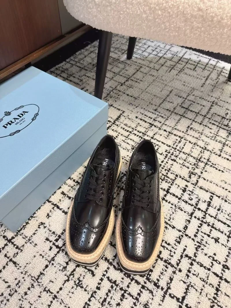 Prada Low Shoes Durable 34403