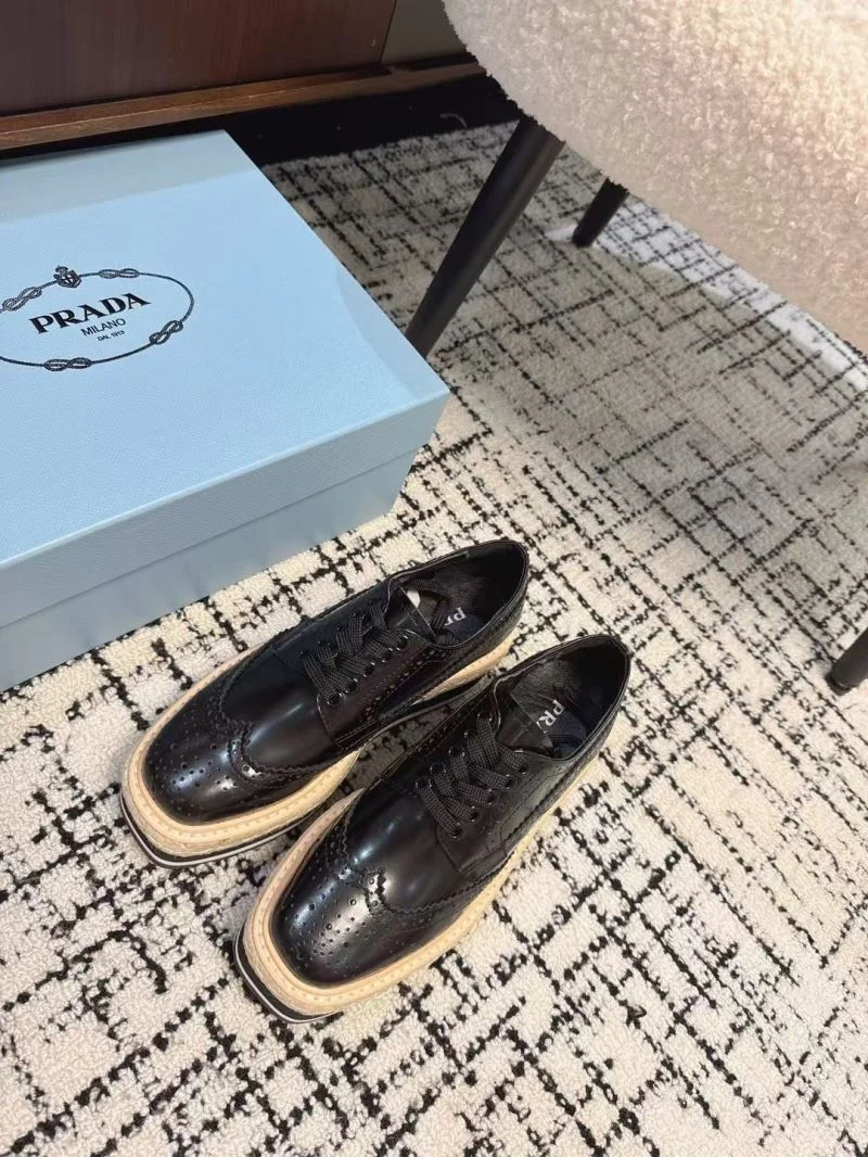 Prada Low Shoes Durable 34403