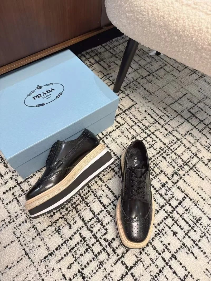Prada Low Shoes Durable 34403