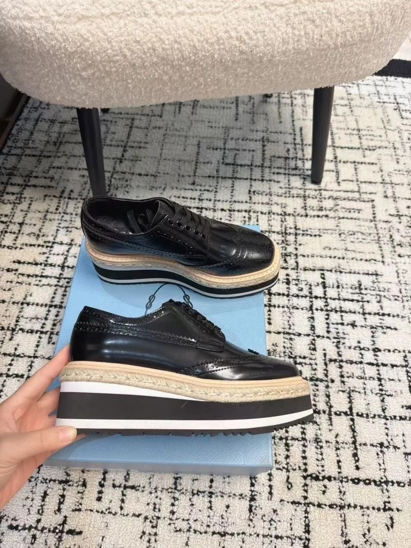 Prada Low Shoes Durable 34403