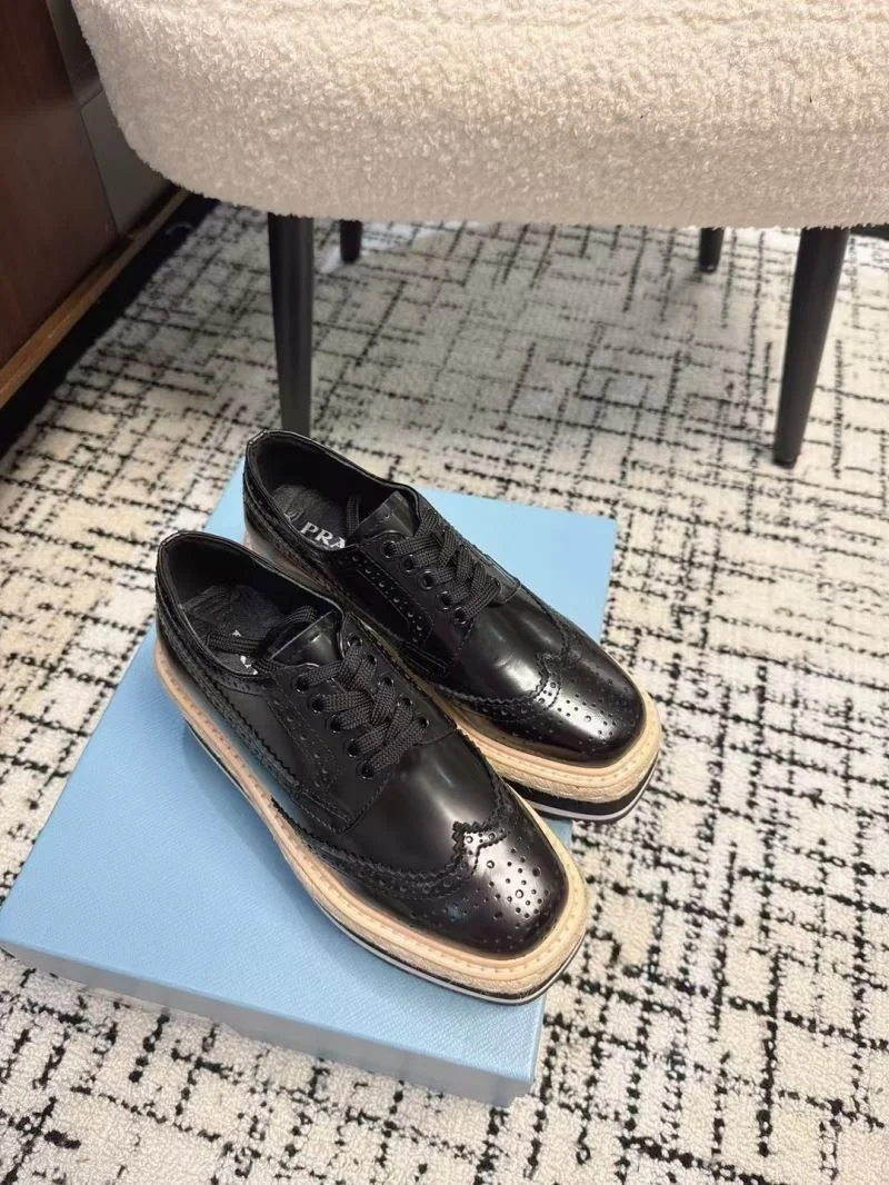 Prada Low Shoes Durable 34403