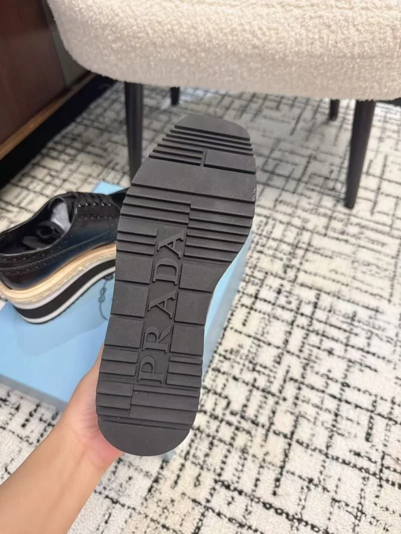 Prada Low Shoes Durable 34403