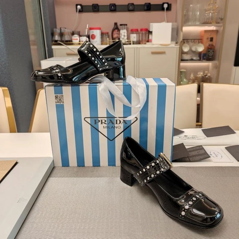 Prada Low Shoes Neat 34363