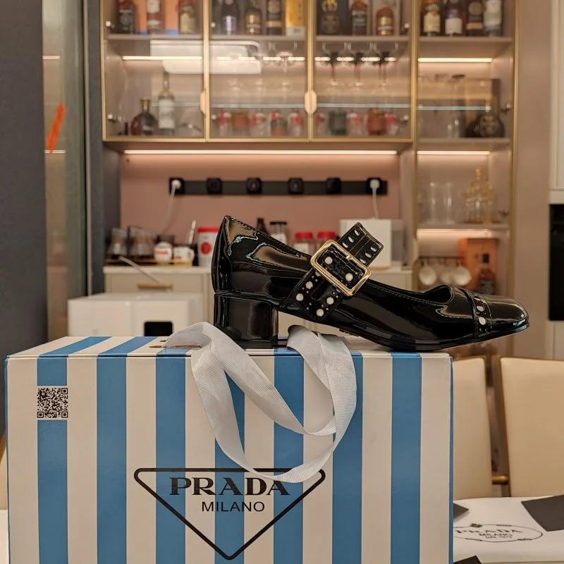 Prada Low Shoes Neat 34363