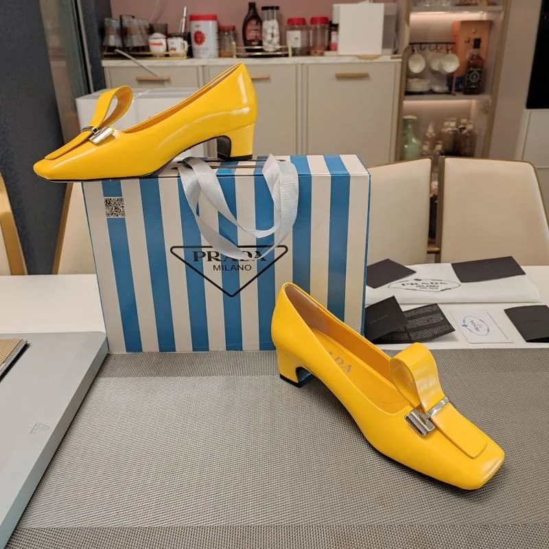 Prada Low Shoes Bold 34383