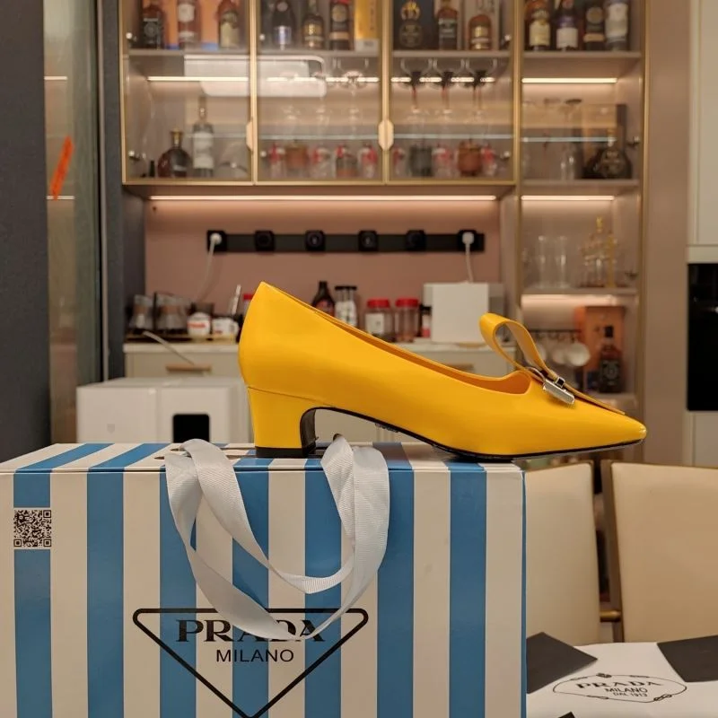 Prada Low Shoes Bold 34383