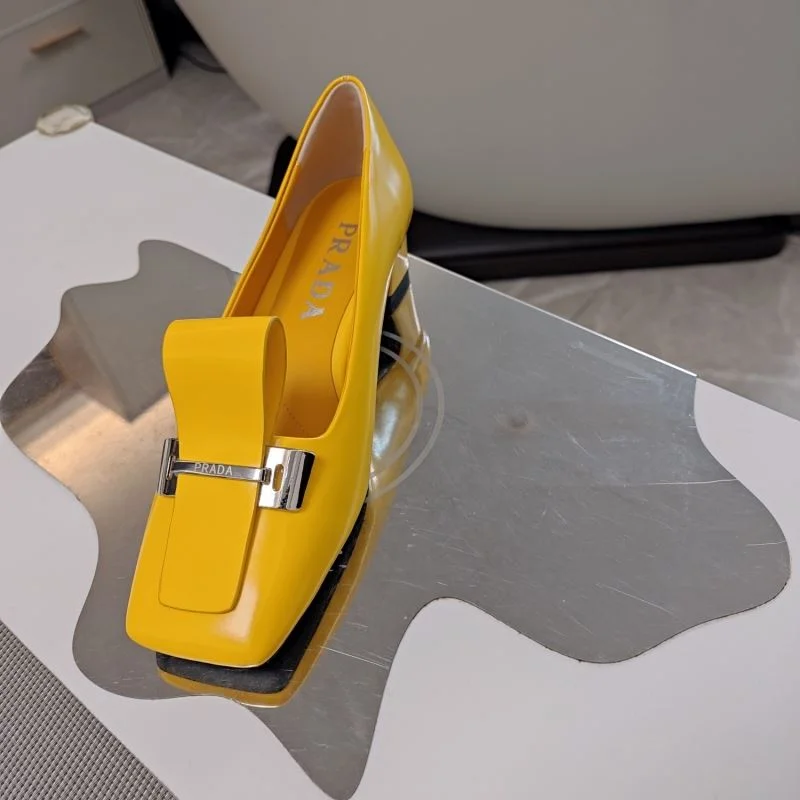Prada Low Shoes Bold 34383