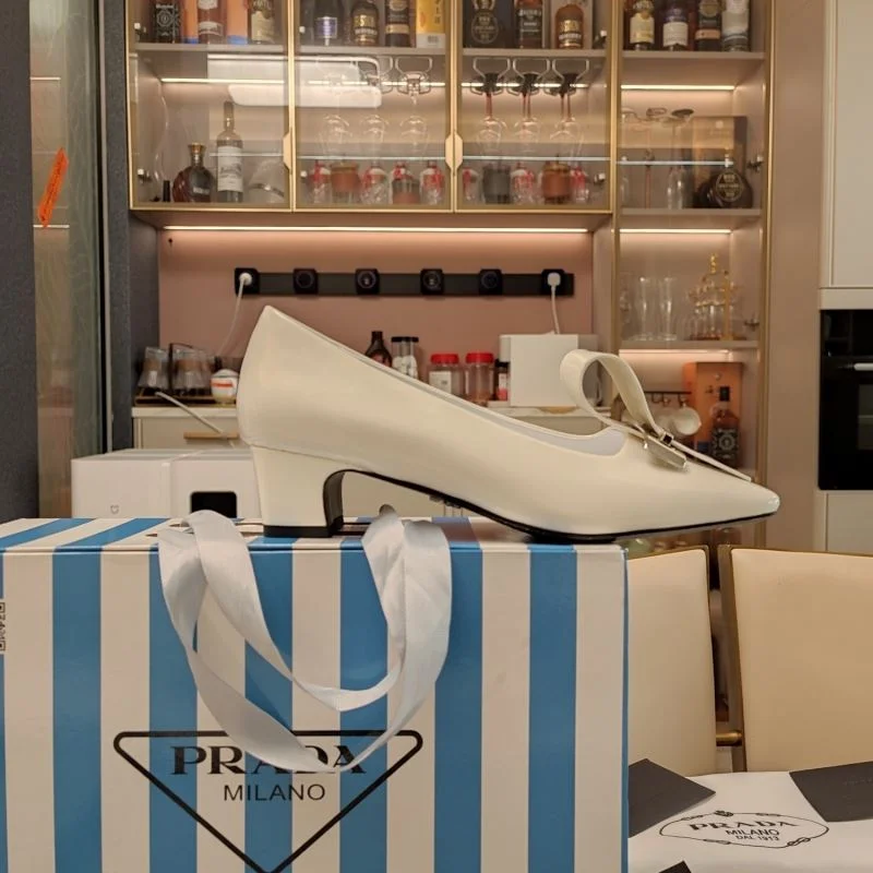 Fashionable Prada Low Shoes 34392