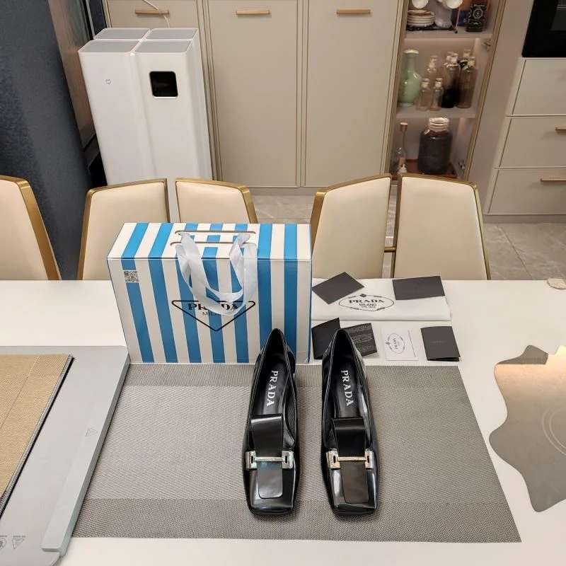 Prada Low Shoes AllSeason 34384