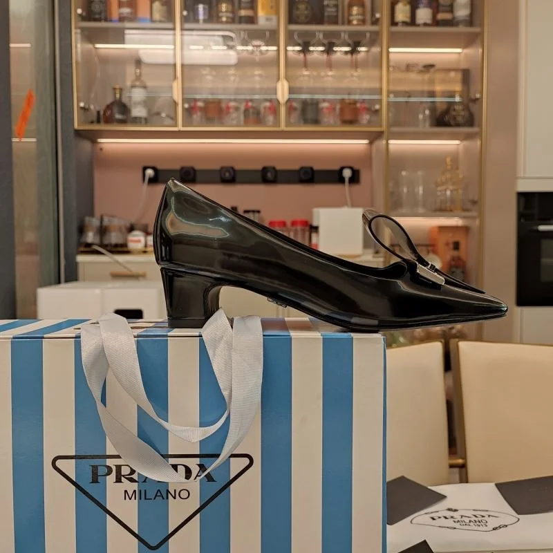 Prada Low Shoes AllSeason 34384