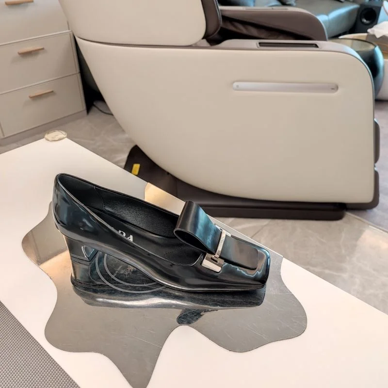 Prada Low Shoes AllSeason 34384