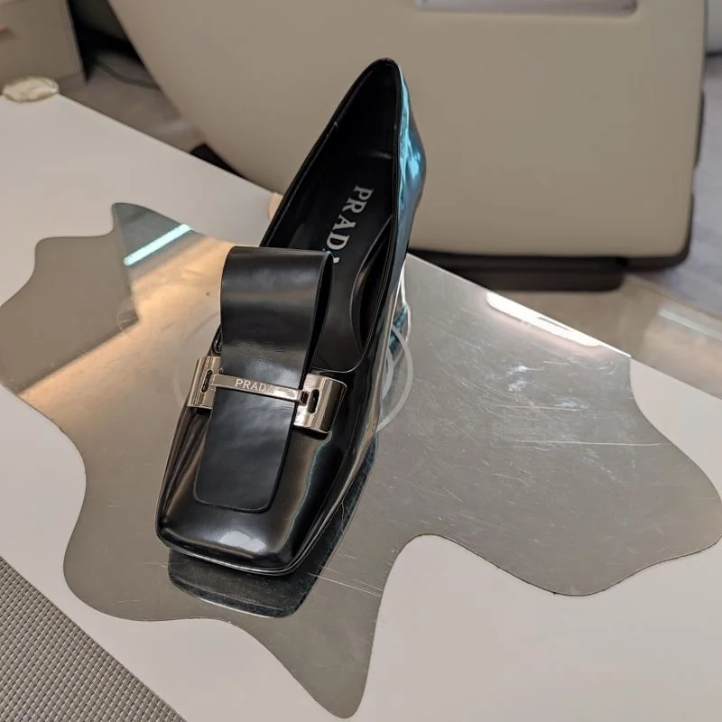 Prada Low Shoes AllSeason 34384