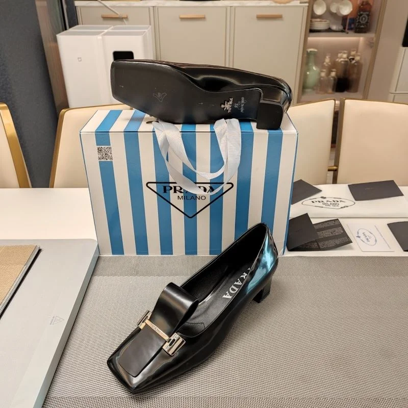 Prada Low Shoes AllSeason 34384