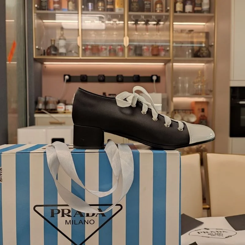 Prada Low Shoes EyeCatching 34373
