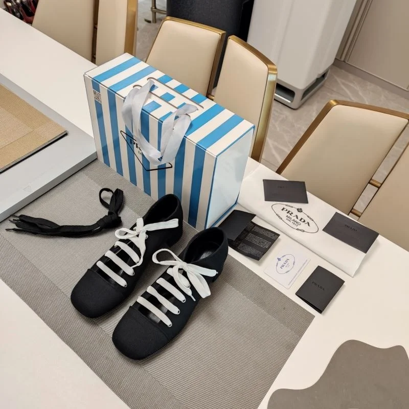Prada Low Shoes EasyMatch 34390