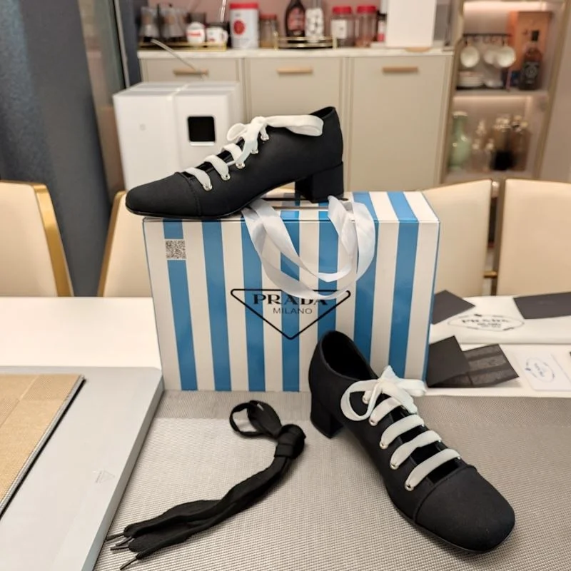 Prada Low Shoes EasyMatch 34390