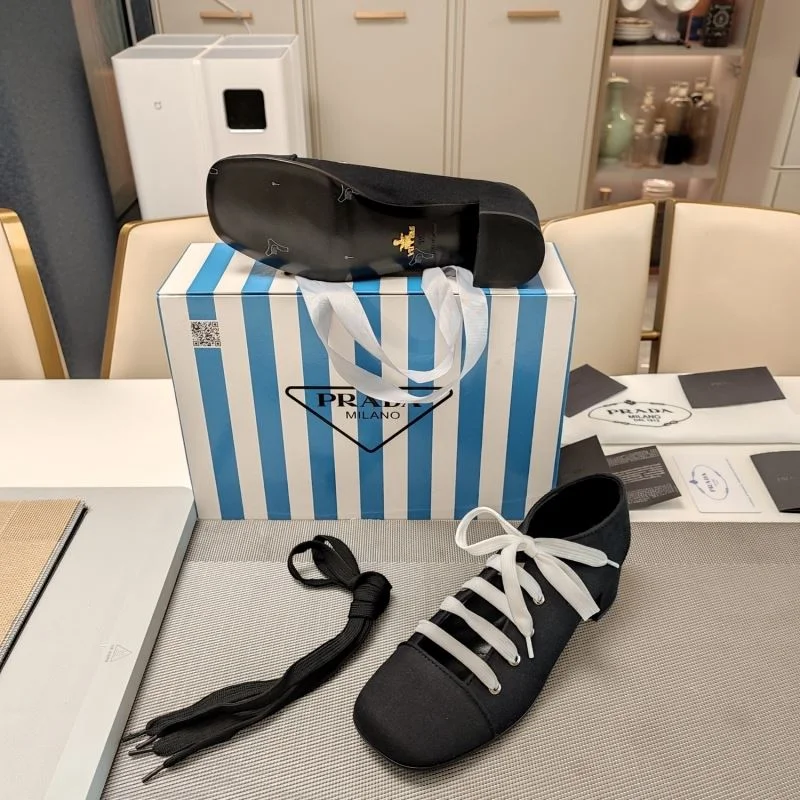 Prada Low Shoes EasyMatch 34390
