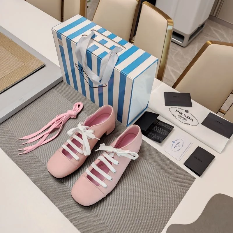 WrinkleFree Prada Low Shoes 34378