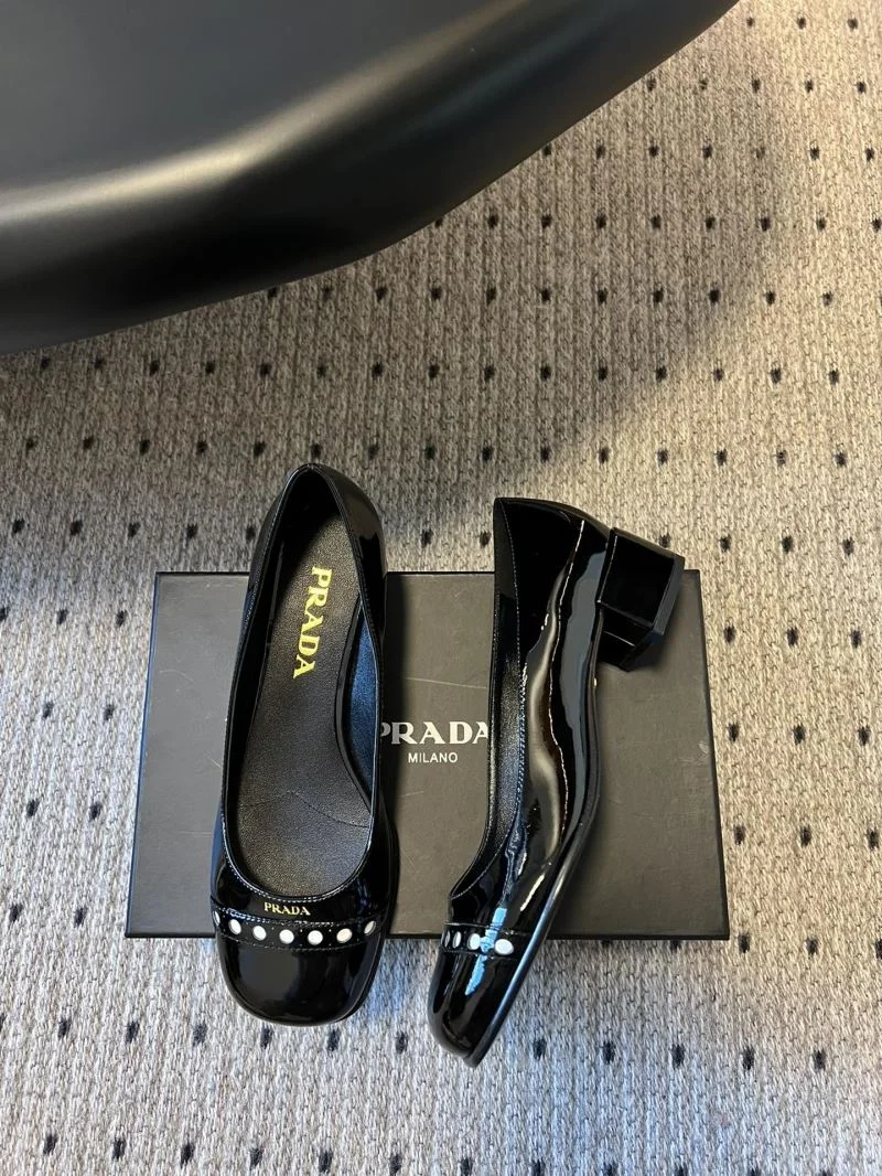 Prada Low Shoes Seasonal 34372