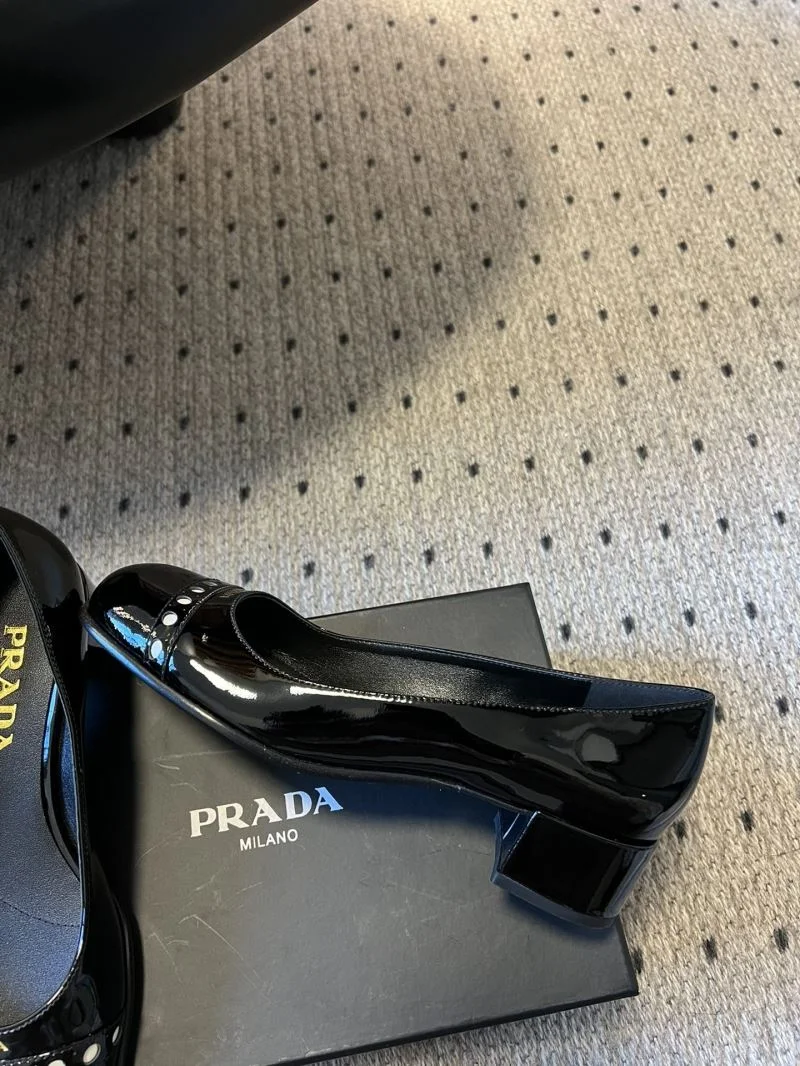 Prada Low Shoes Seasonal 34372