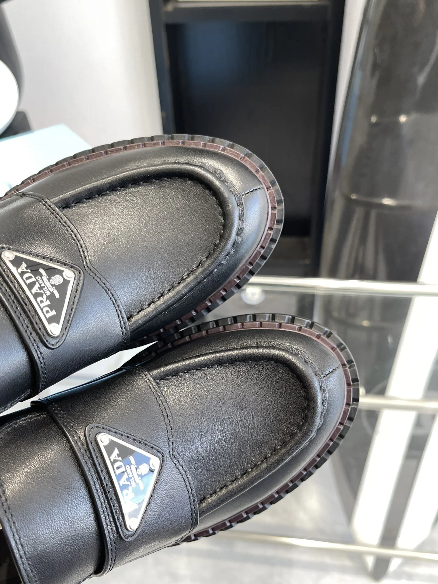 Classic Prada Low Shoes 34388