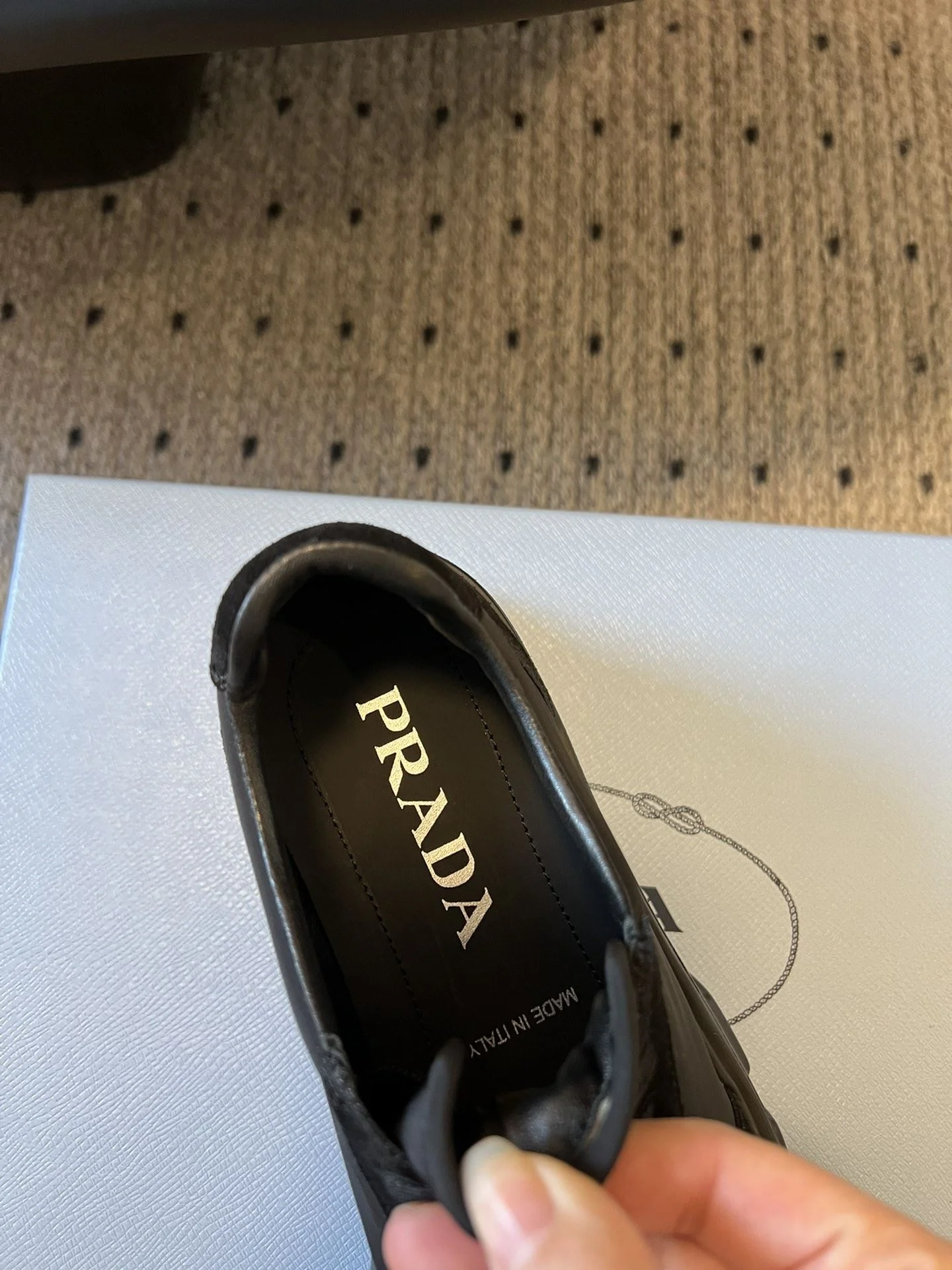 Elegant Prada Low Shoes 34366