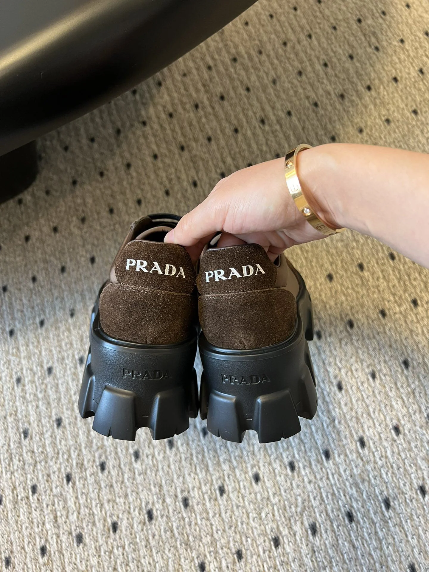 Prada Low Shoes Sleek 34359