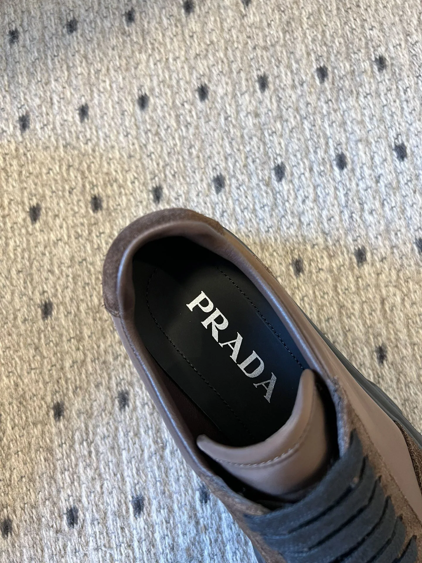 Prada Low Shoes Sleek 34359