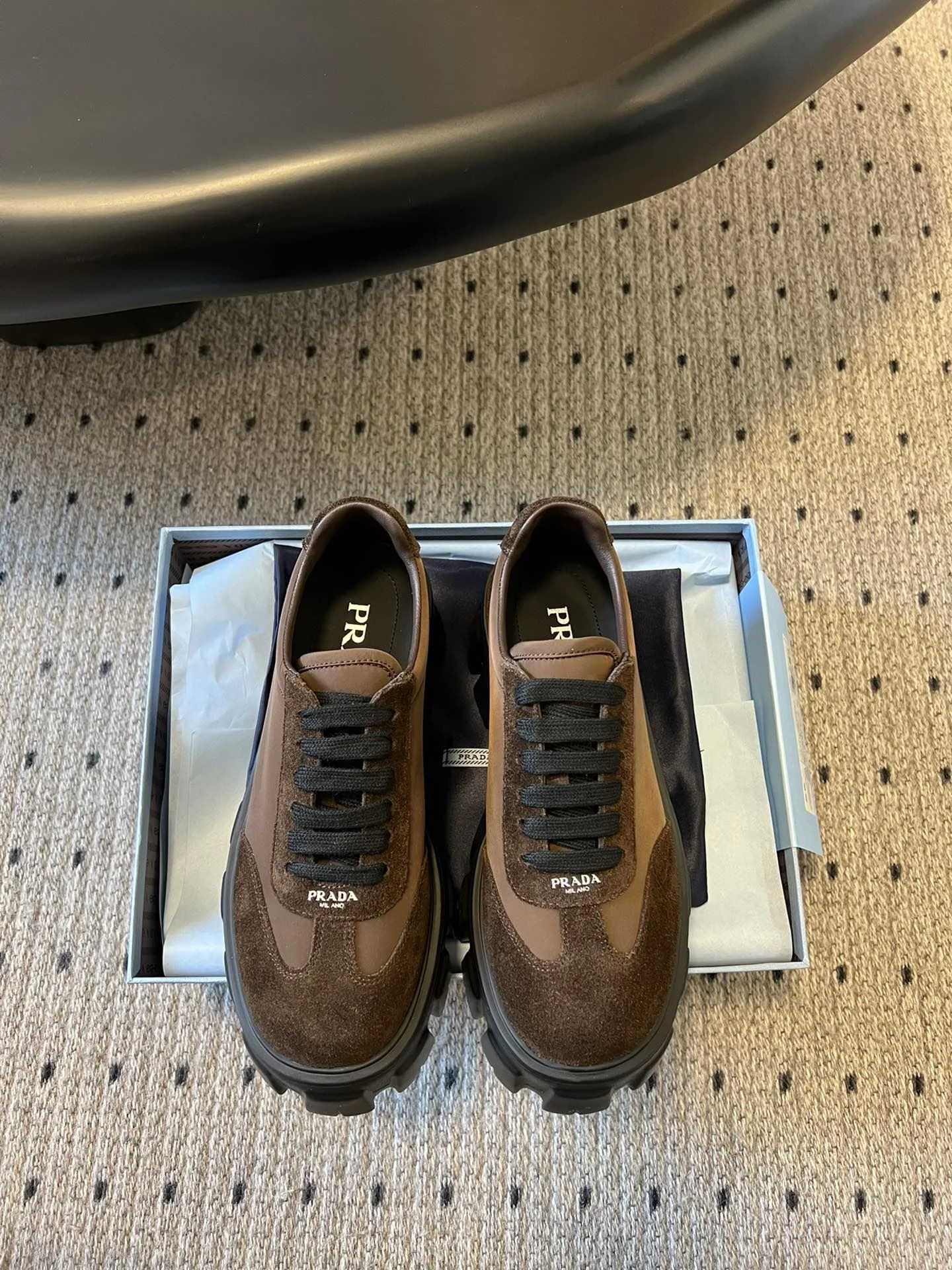 Prada Low Shoes Sleek 34359