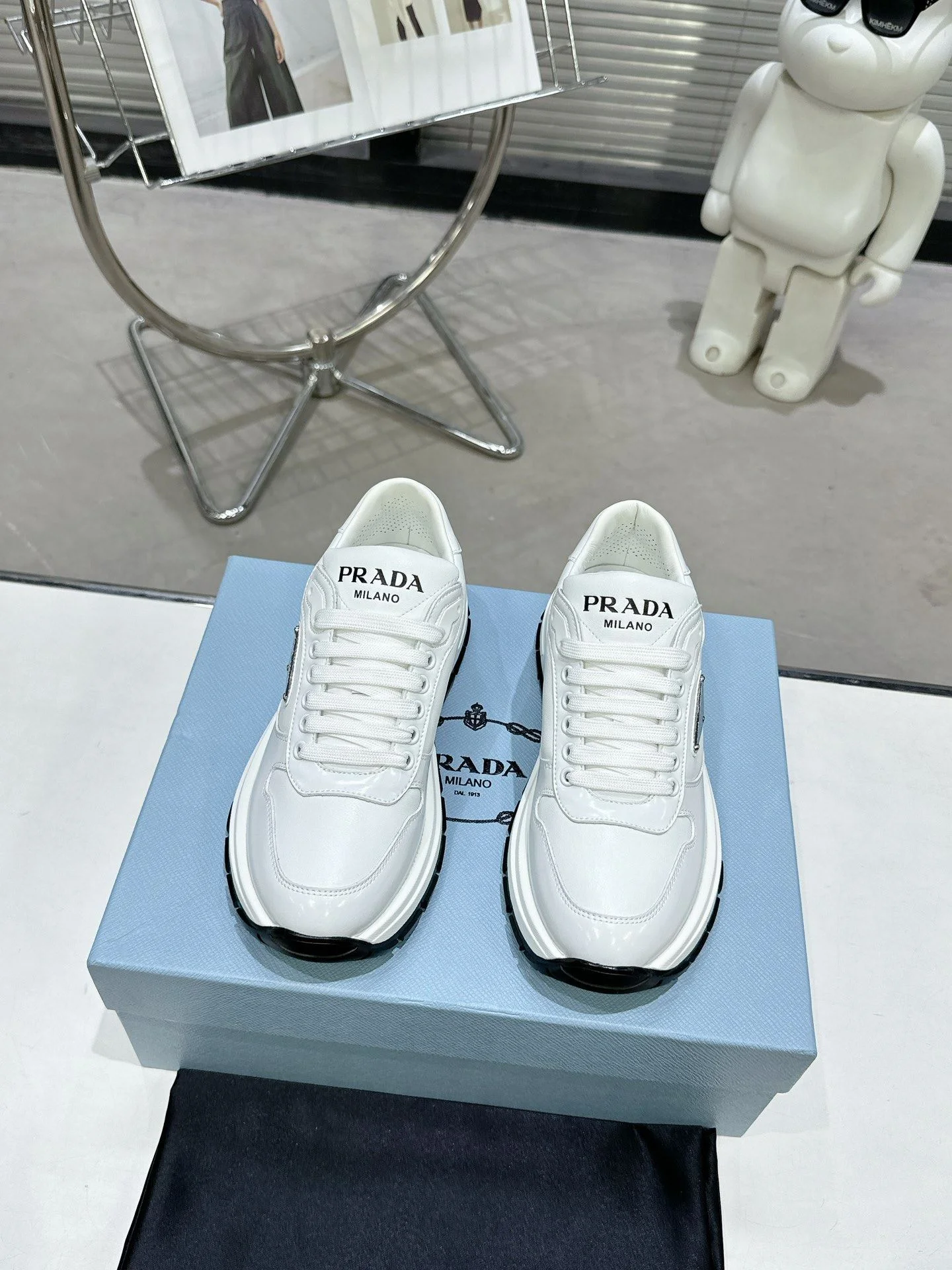NewStyle Prada Low Shoes 34358