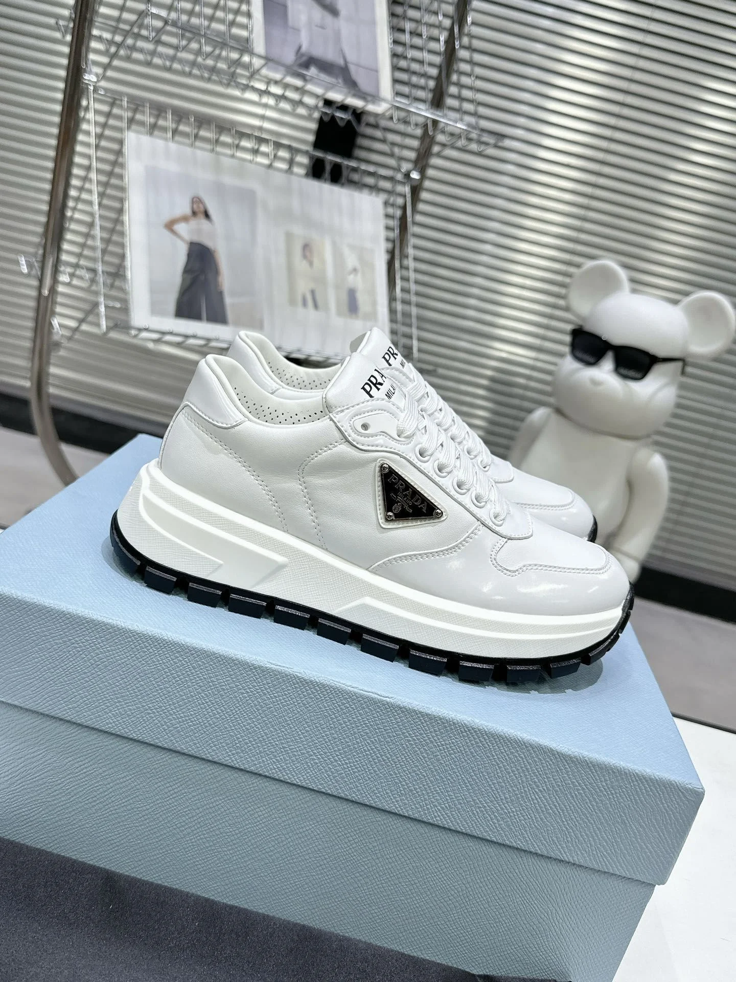 NewStyle Prada Low Shoes 34358