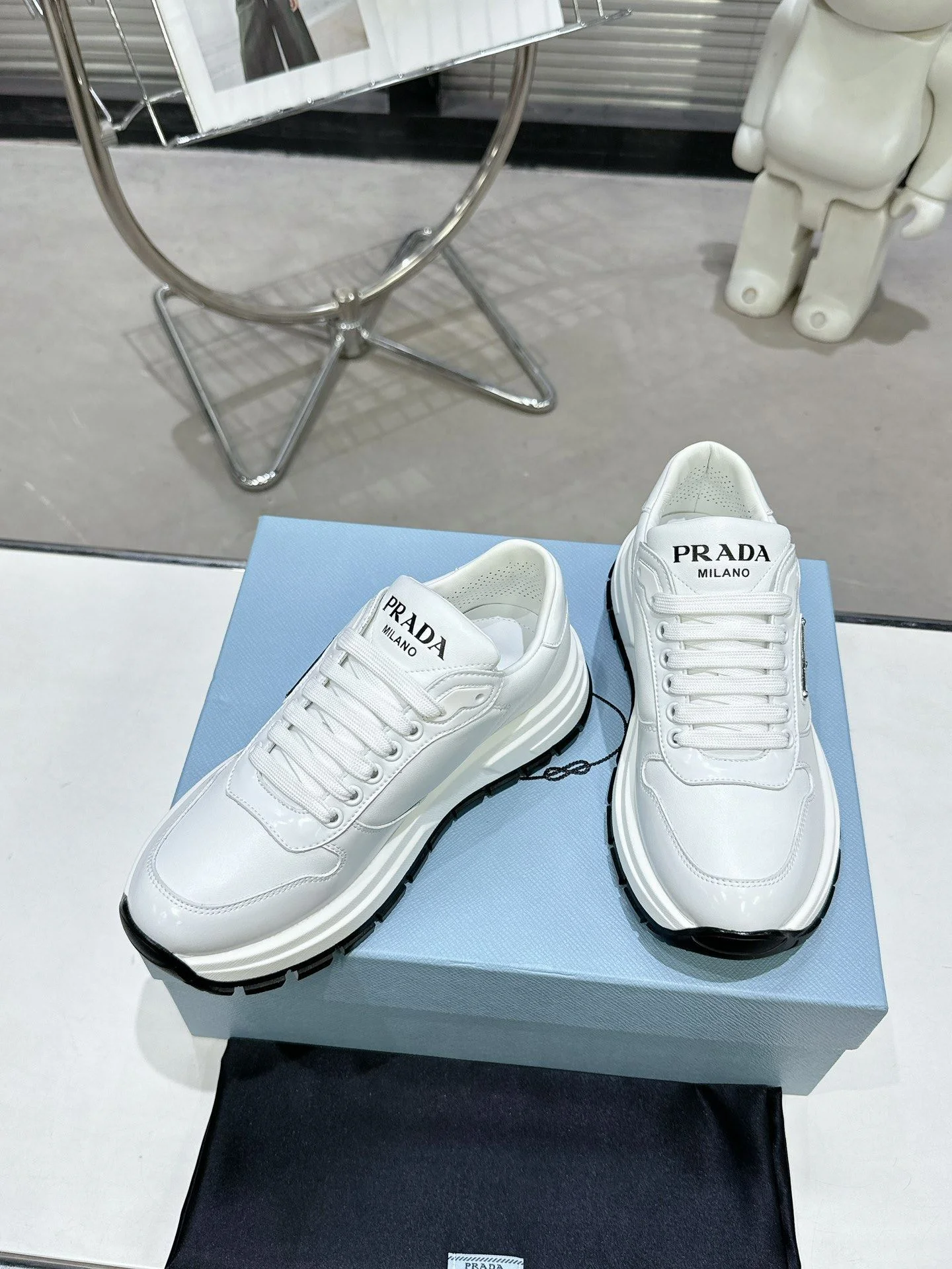 NewStyle Prada Low Shoes 34358