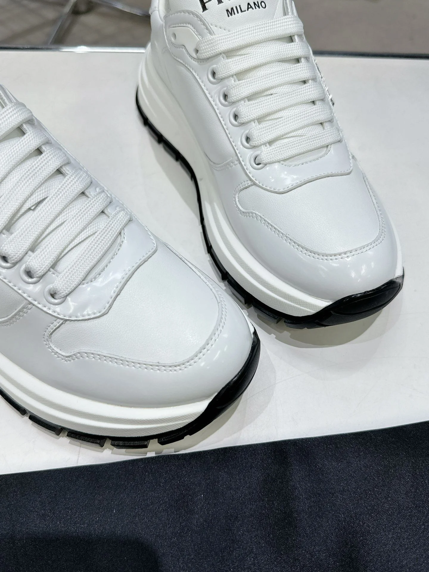 NewStyle Prada Low Shoes 34358