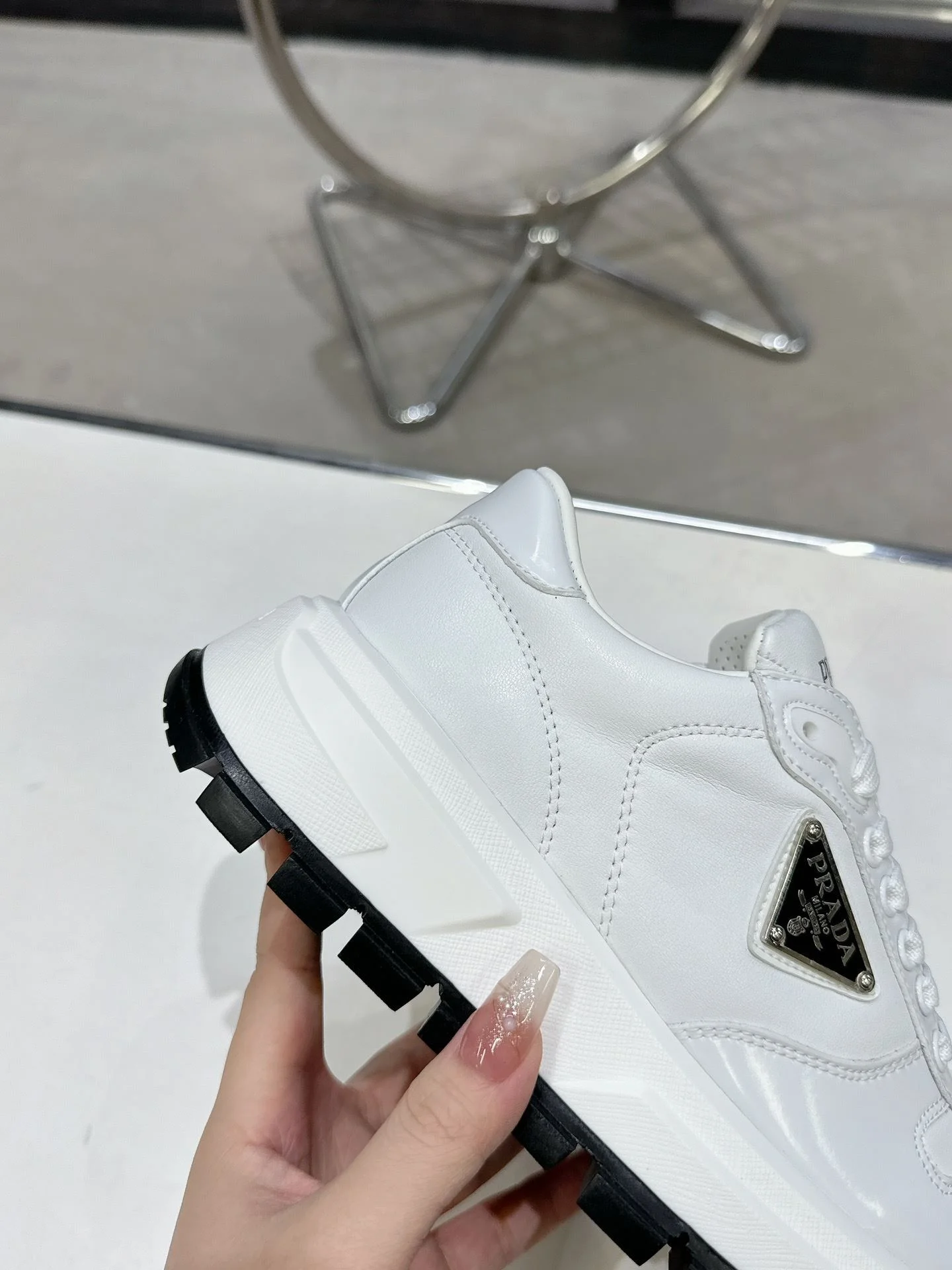 NewStyle Prada Low Shoes 34358