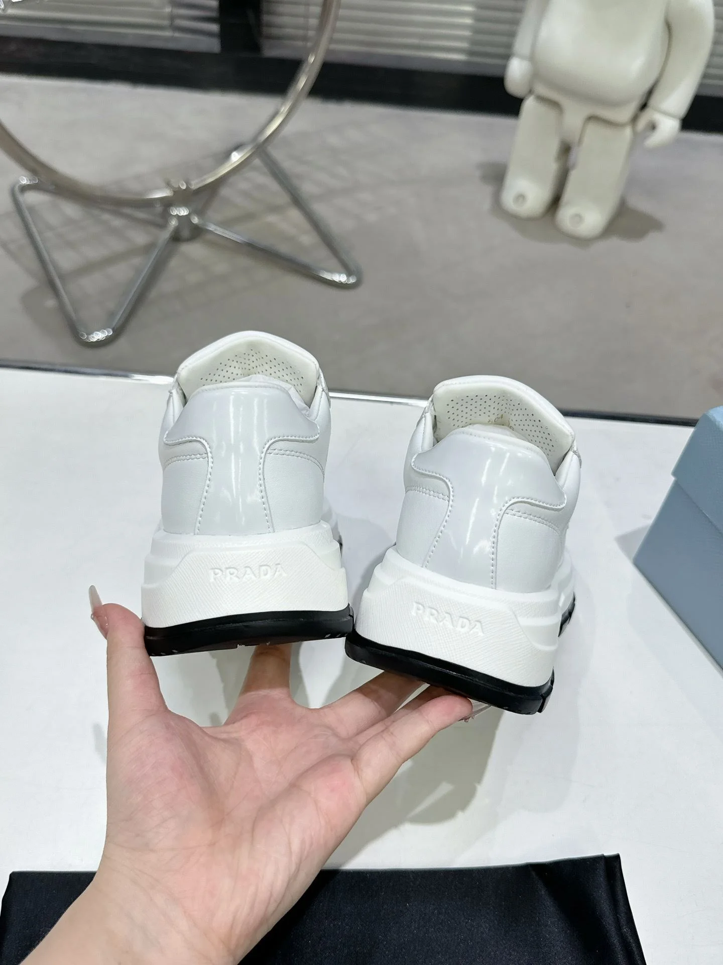 NewStyle Prada Low Shoes 34358