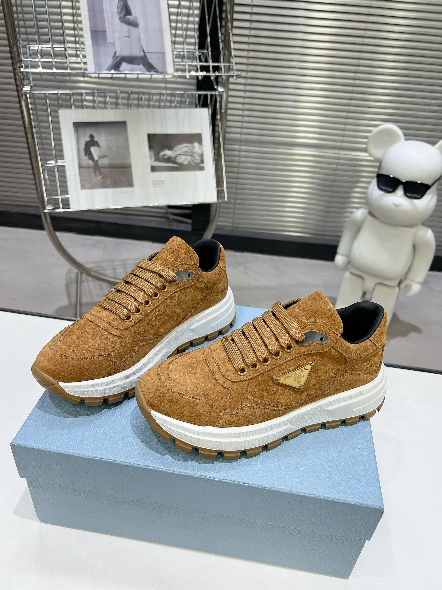 Prada Low Shoes Fashionable 34357