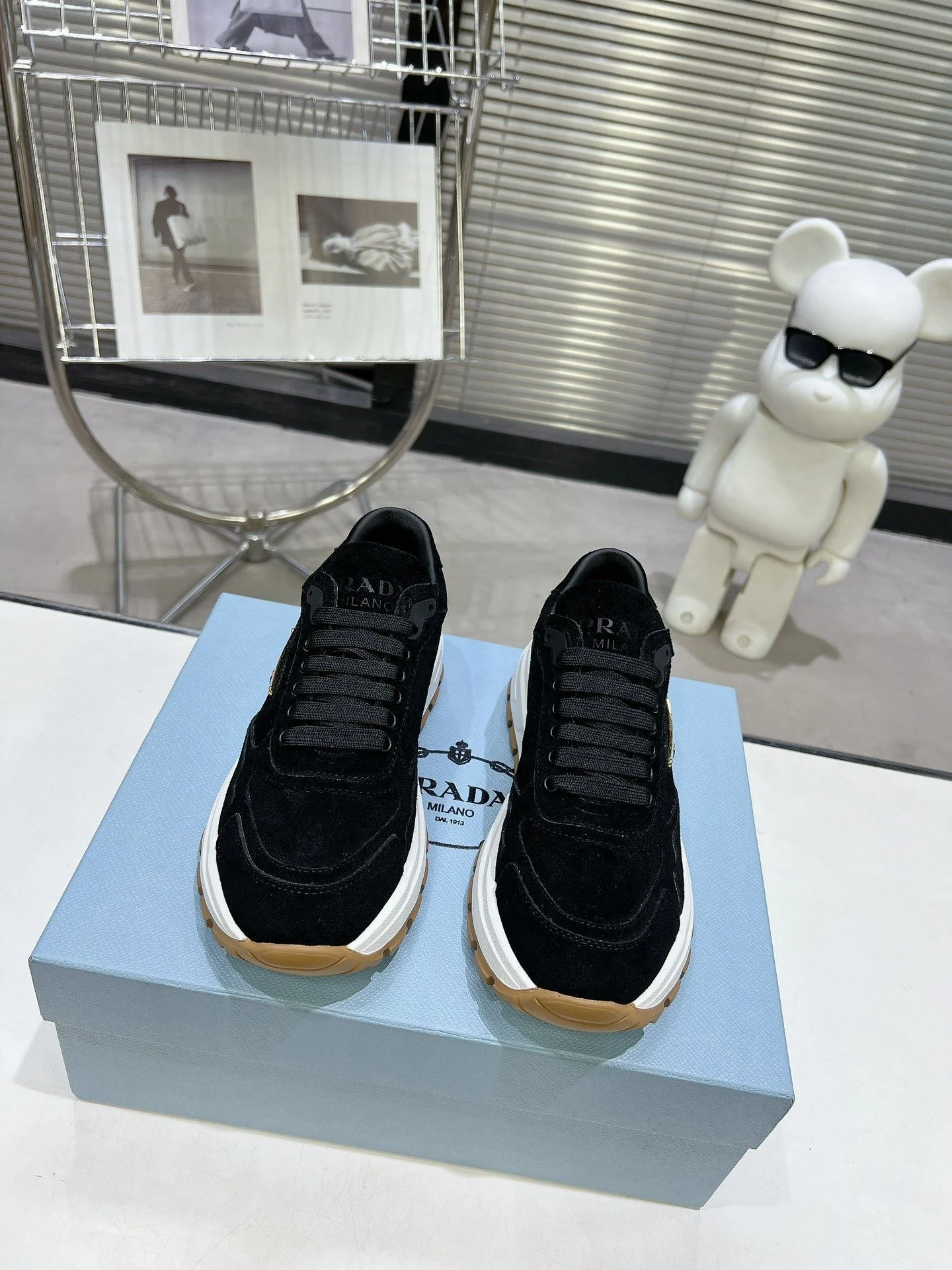 Trendsetting Prada Low Shoes 34353