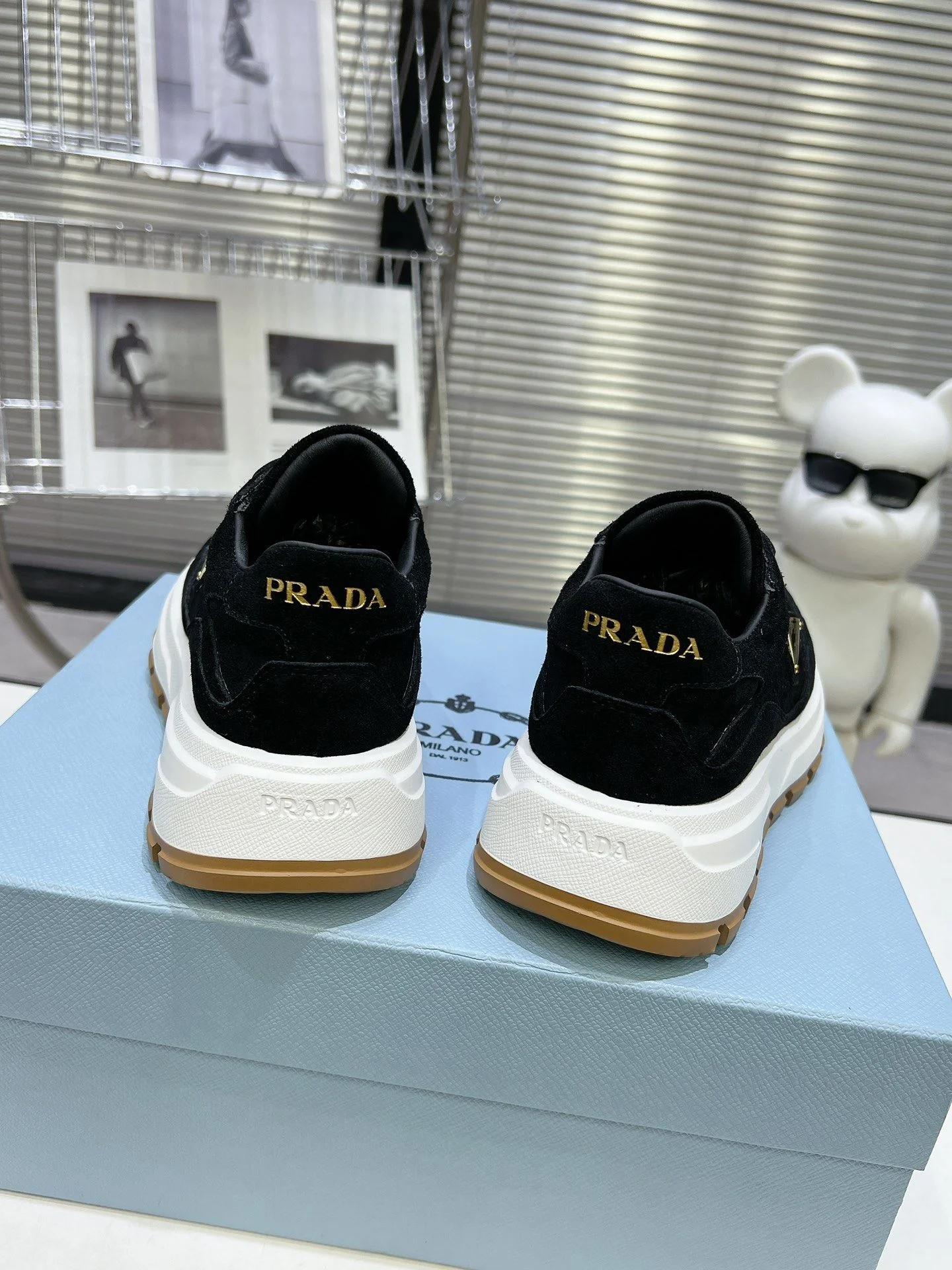 Trendsetting Prada Low Shoes 34353
