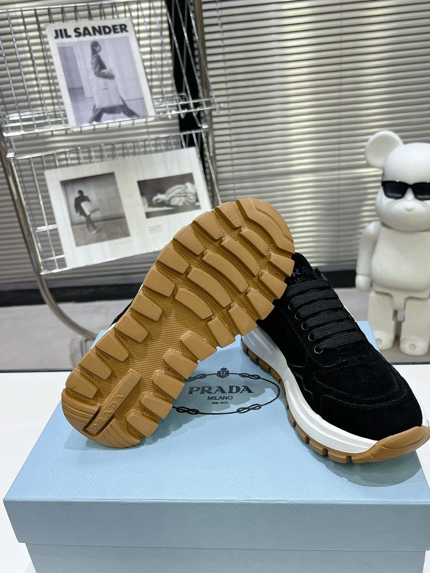 Trendsetting Prada Low Shoes 34353