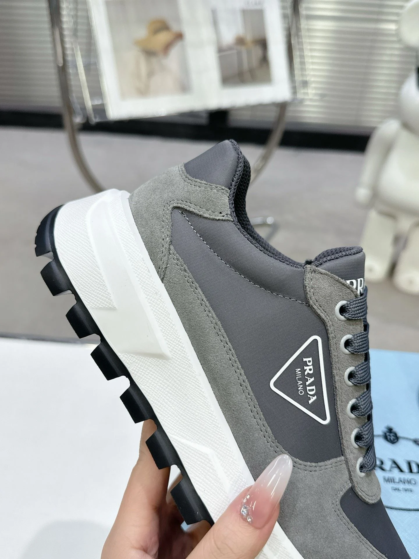 Prada Low Shoes Vibrant 34352