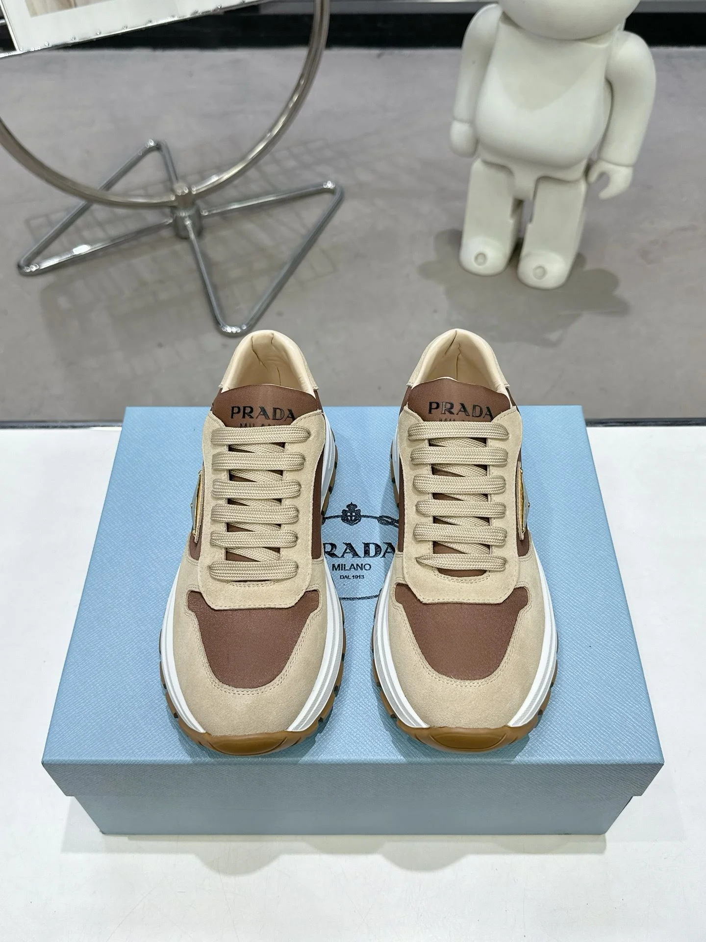 TechFriendly Prada Low Shoes 34351