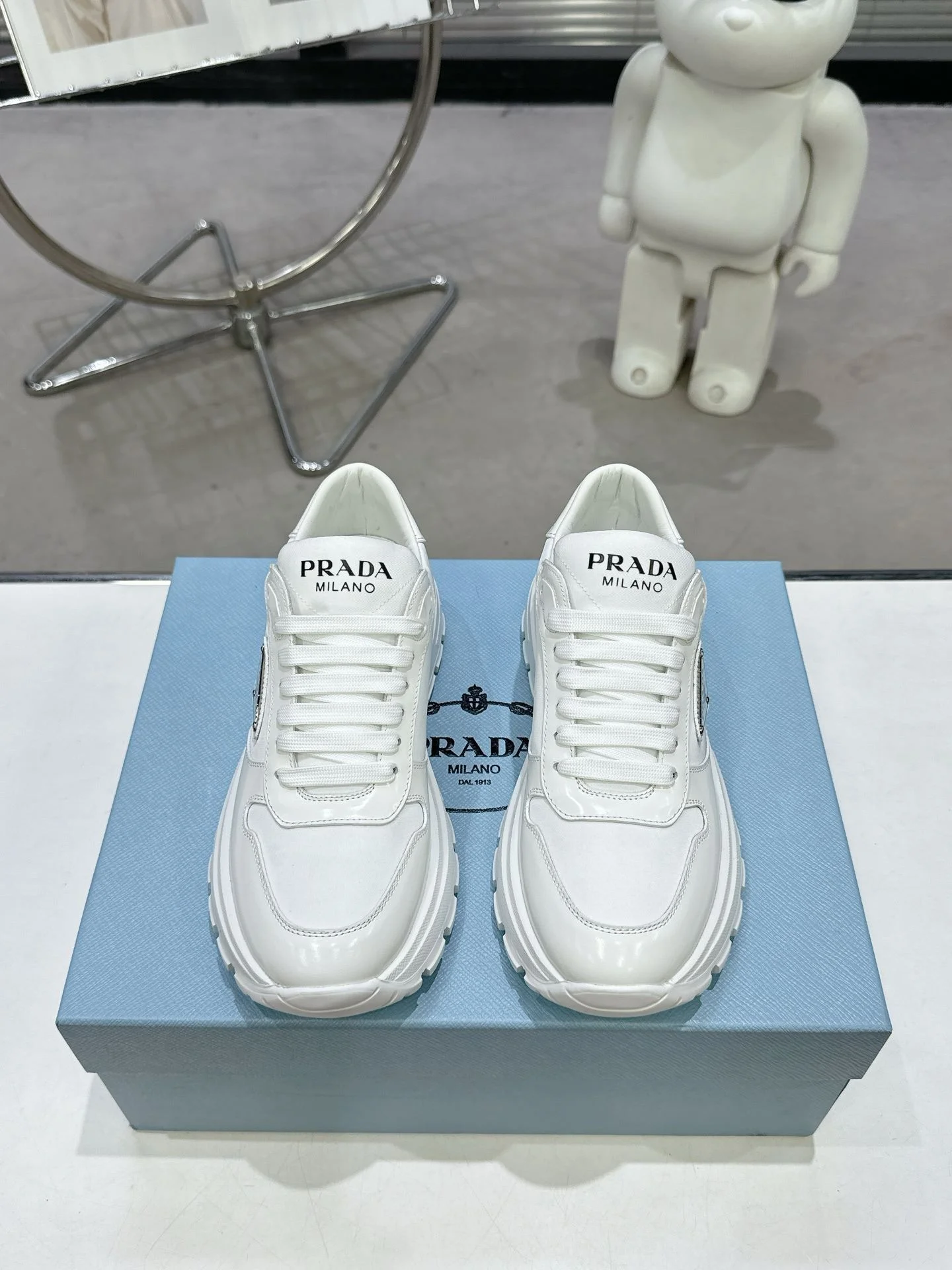 OdorResistant Prada Low Shoes 34333