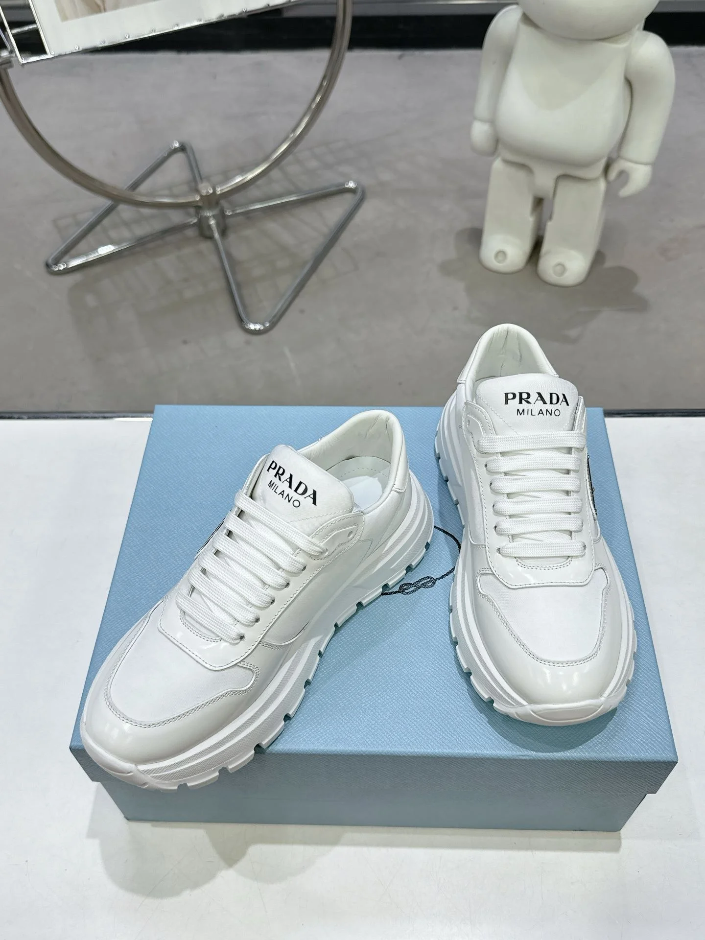 OdorResistant Prada Low Shoes 34333
