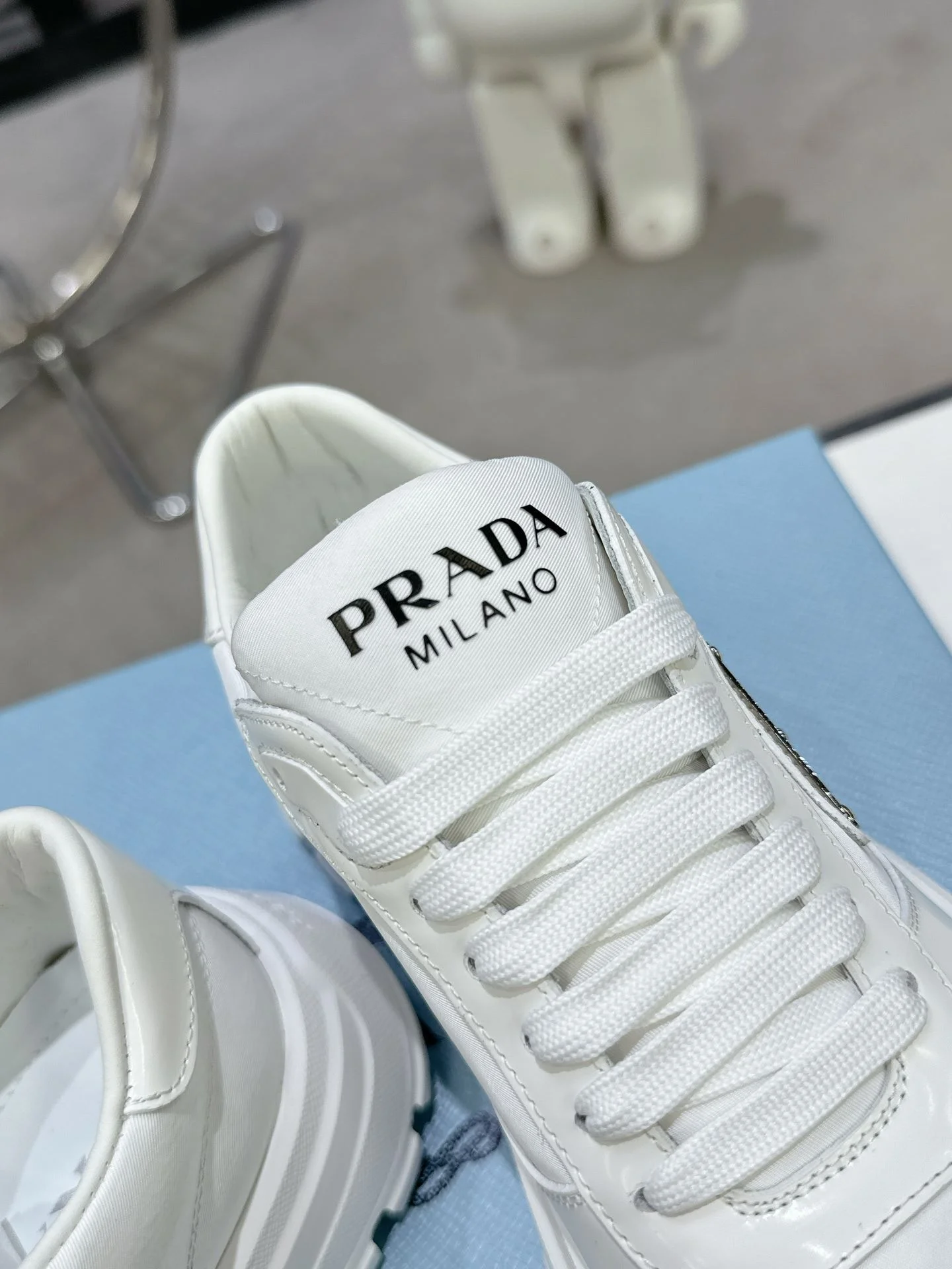 OdorResistant Prada Low Shoes 34333