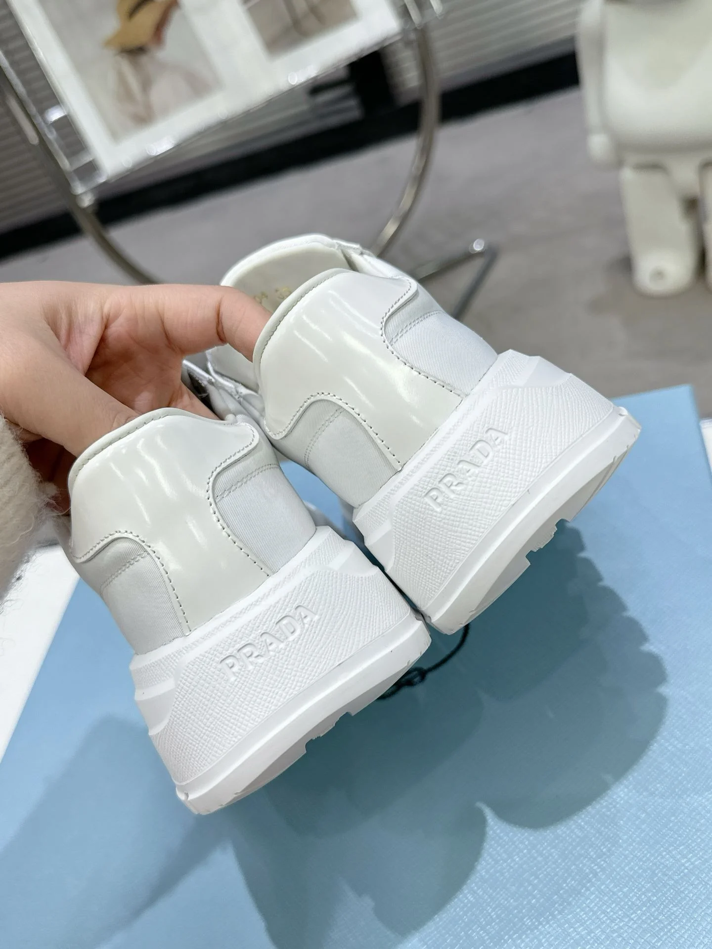 OdorResistant Prada Low Shoes 34333