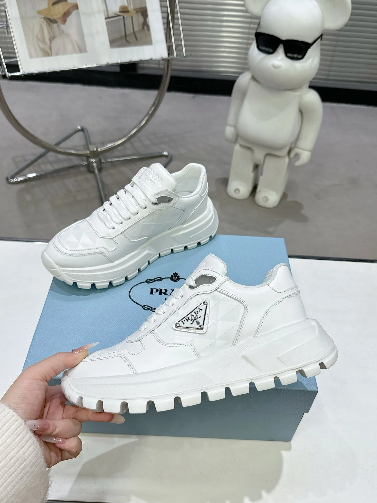 EyeCatching Prada Low Shoes 34340