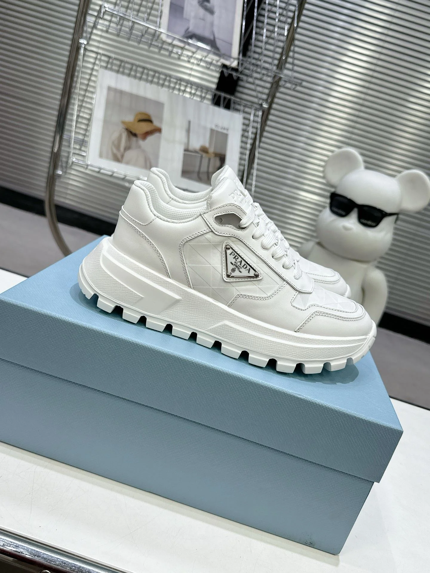 EyeCatching Prada Low Shoes 34340