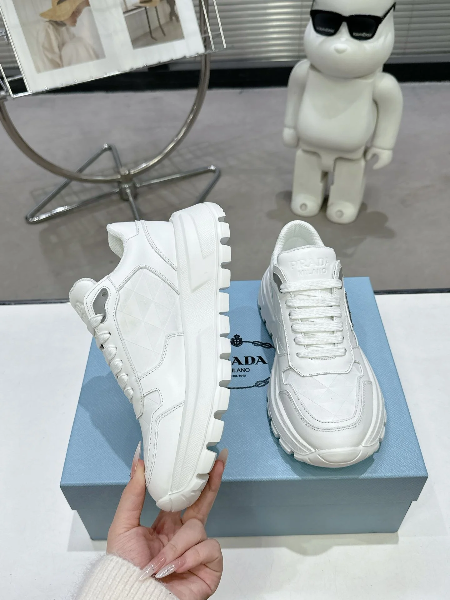 EyeCatching Prada Low Shoes 34340