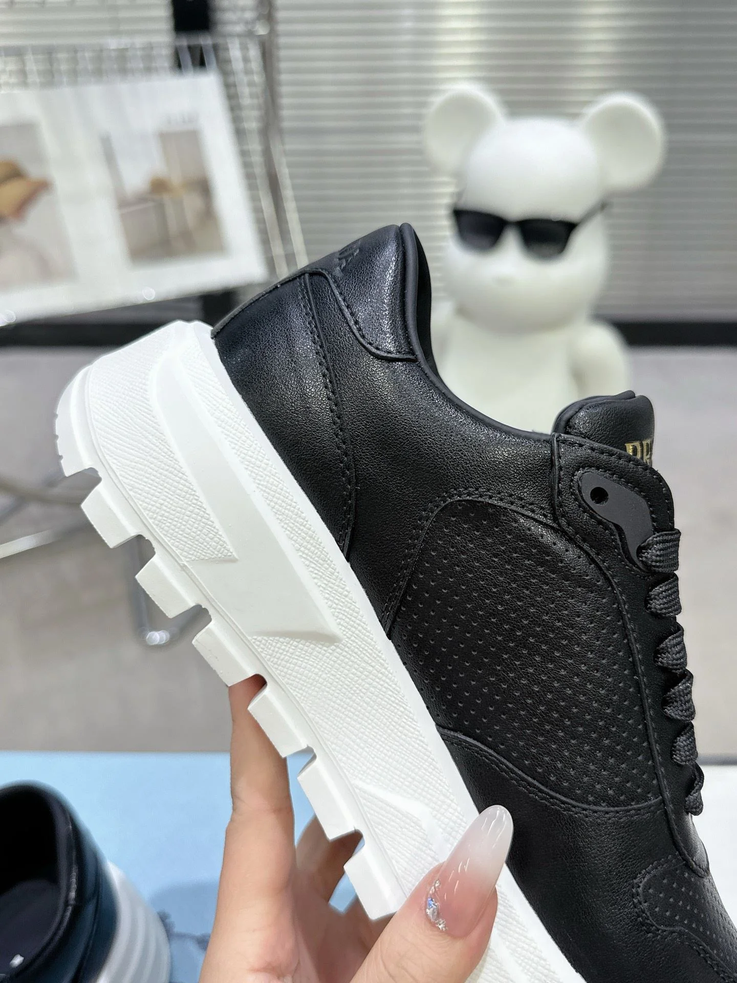 NewStyle Prada Low Shoes 34330